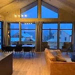 Casa de Férias New And Completed Year-round At Gautefall